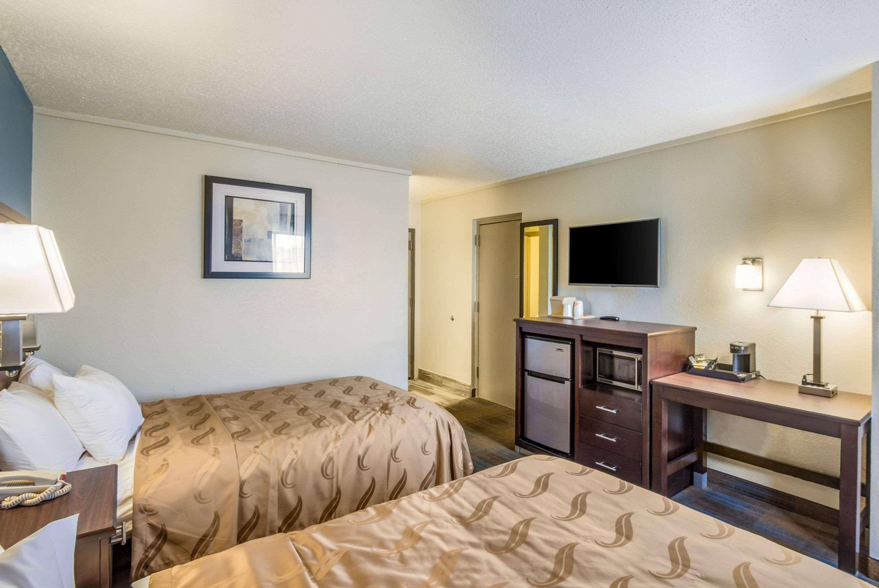 Americinn By Wyndham Madison Wi Bagian luar foto