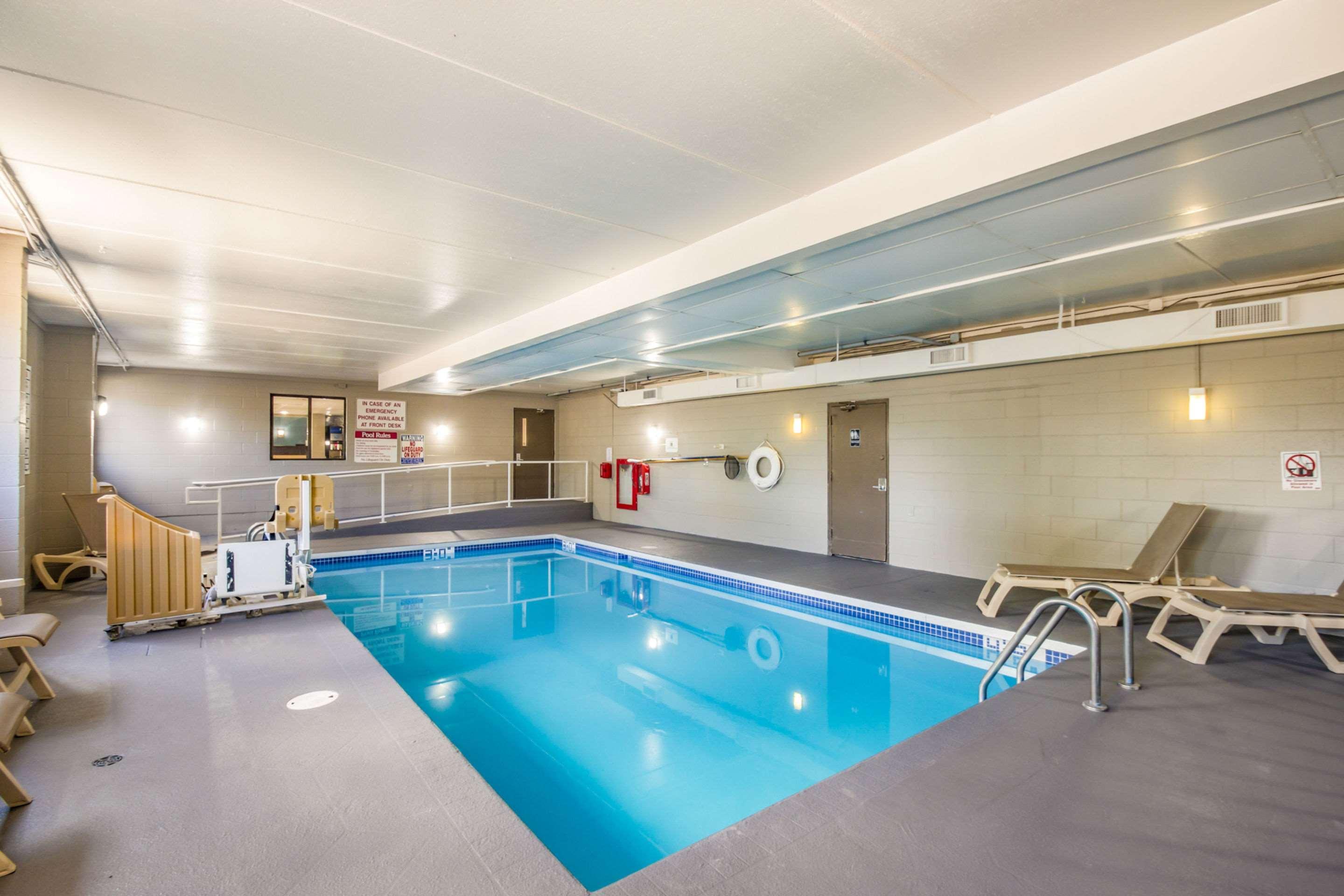 Americinn By Wyndham Madison Wi Bagian luar foto