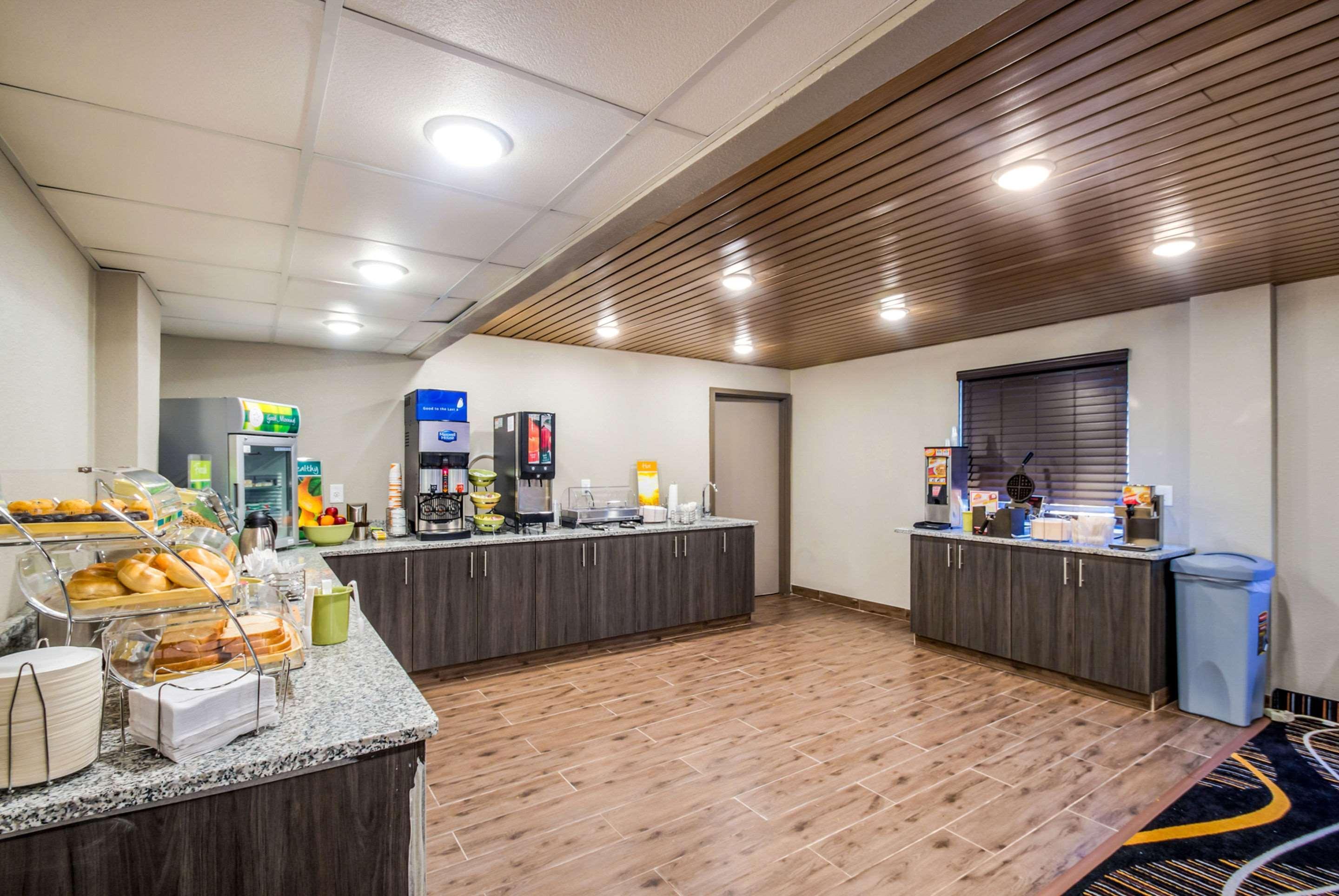 Americinn By Wyndham Madison Wi Bagian luar foto