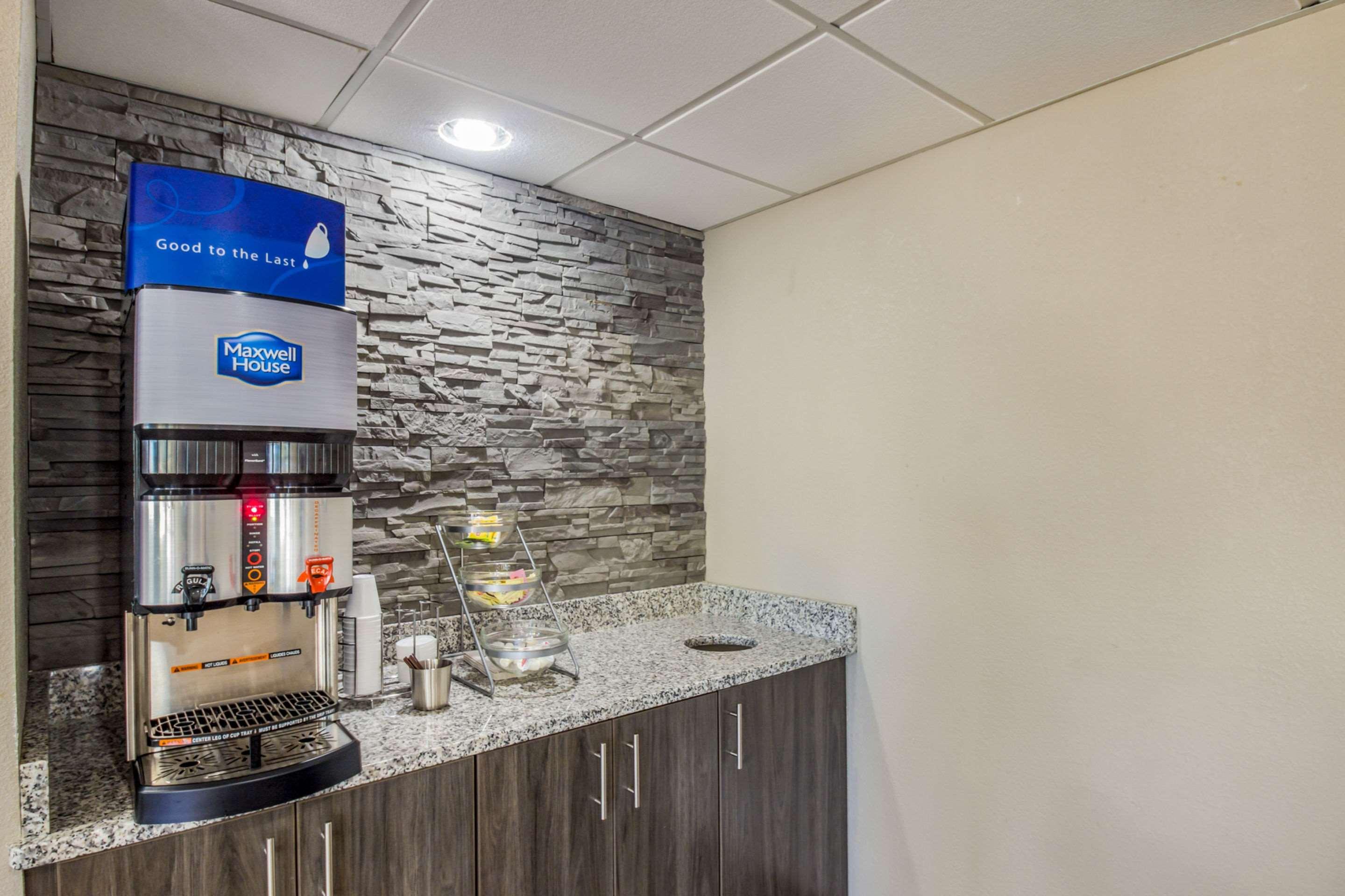 Americinn By Wyndham Madison Wi Bagian luar foto