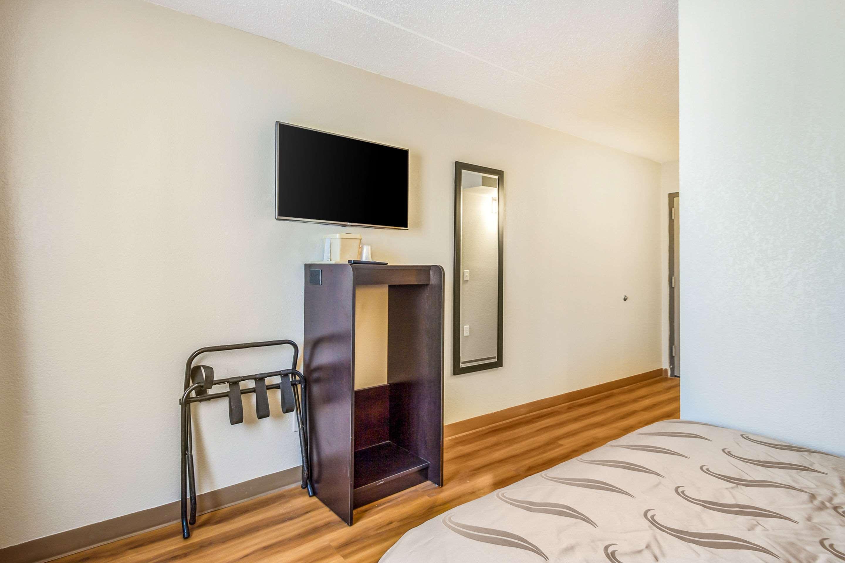 Americinn By Wyndham Madison Wi Bagian luar foto