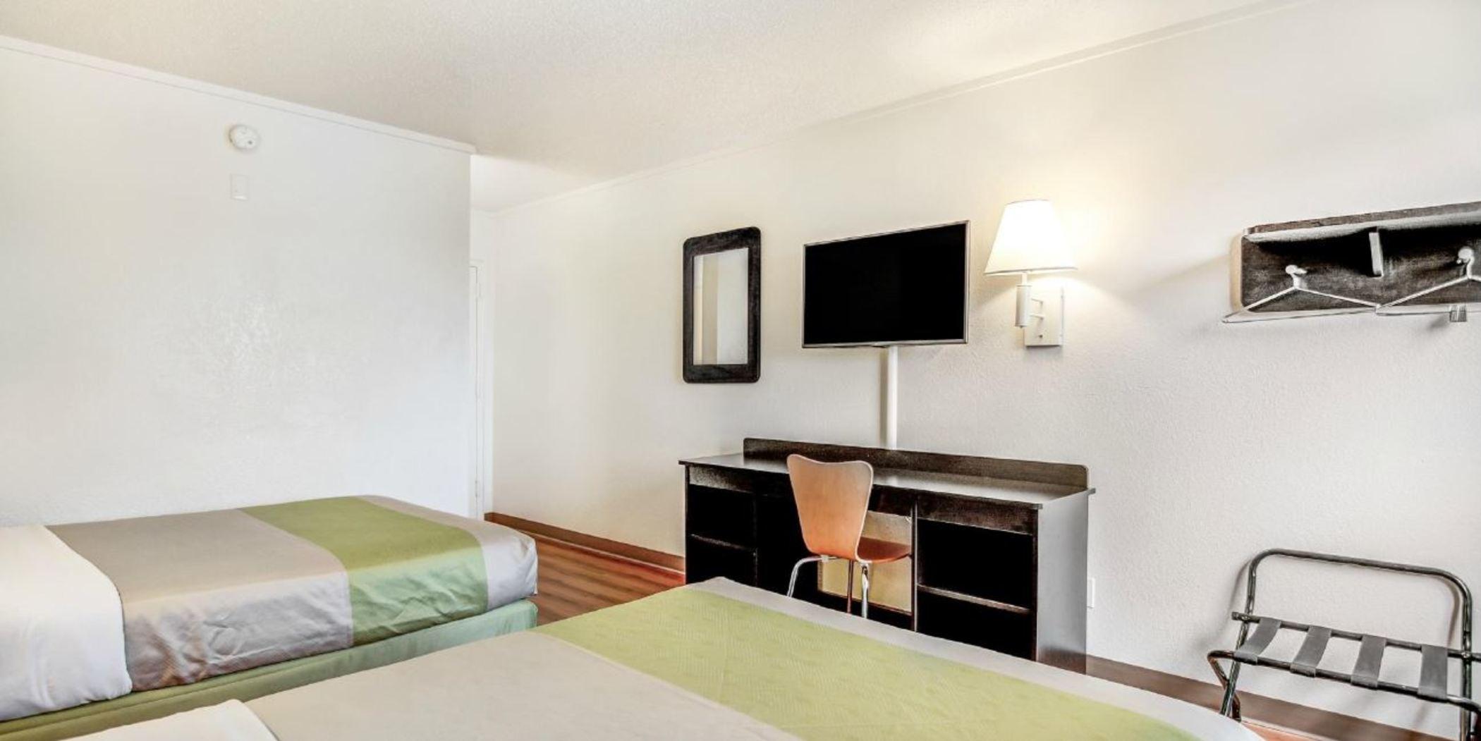 Americinn By Wyndham Madison Wi Bagian luar foto