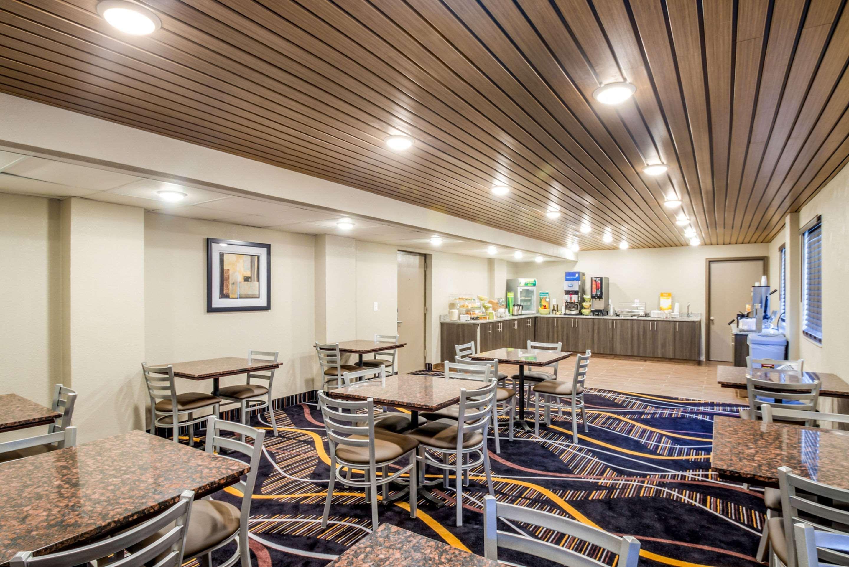 Americinn By Wyndham Madison Wi Bagian luar foto