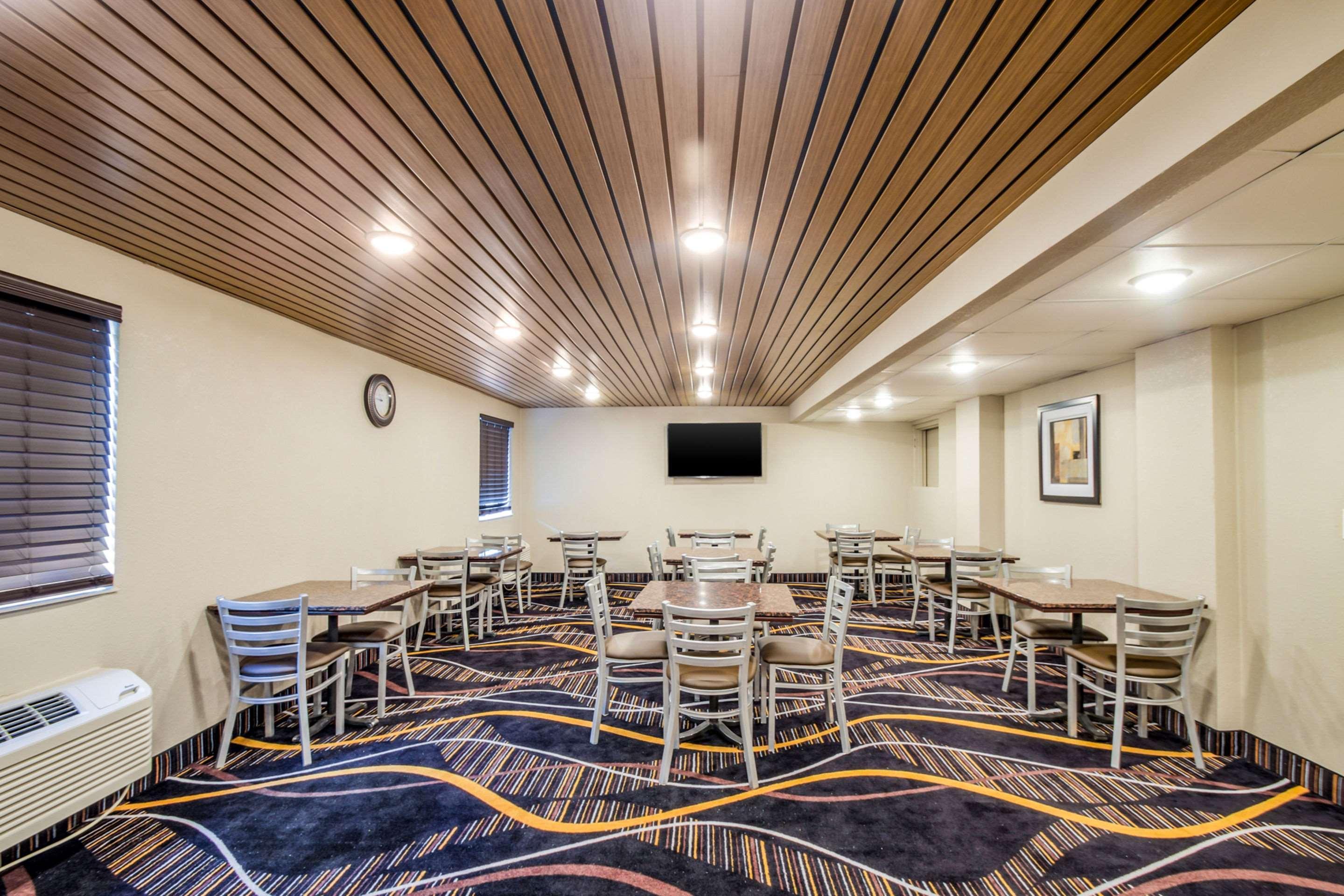 Americinn By Wyndham Madison Wi Bagian luar foto