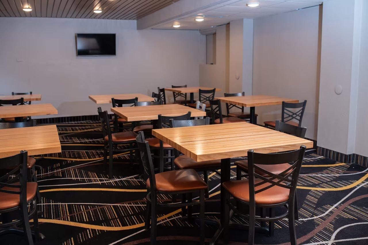 Americinn By Wyndham Madison Wi Bagian luar foto