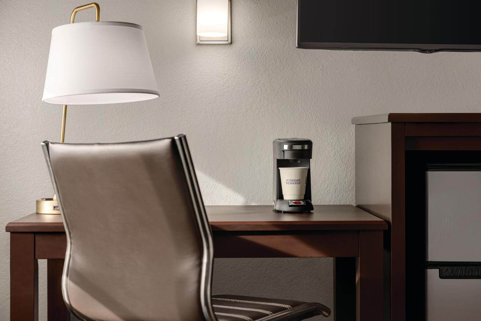 Americinn By Wyndham Madison Wi Bagian luar foto